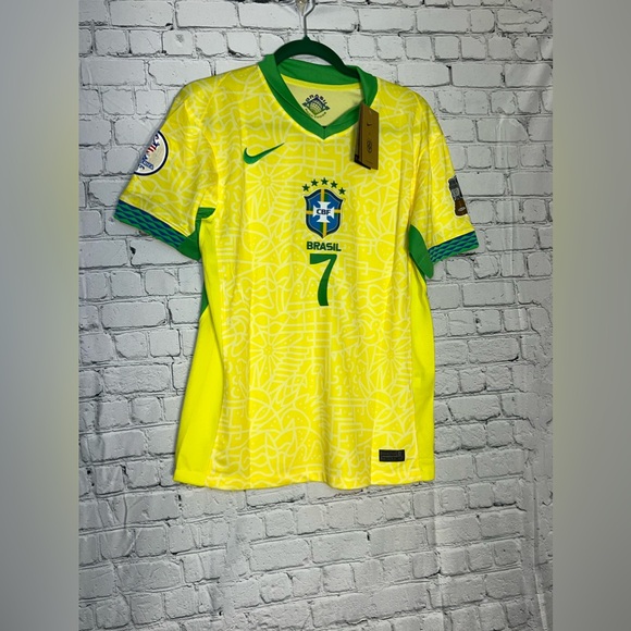 Brazil Copa América 2024 Soccer Jersey Vini Jr 7 Nike - Picture 2 of 10